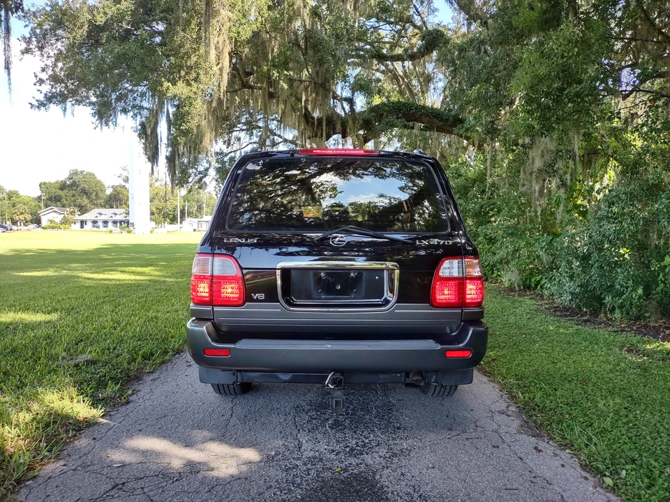 1999 Lexus LX 2nd Gen - Image 10 of 31