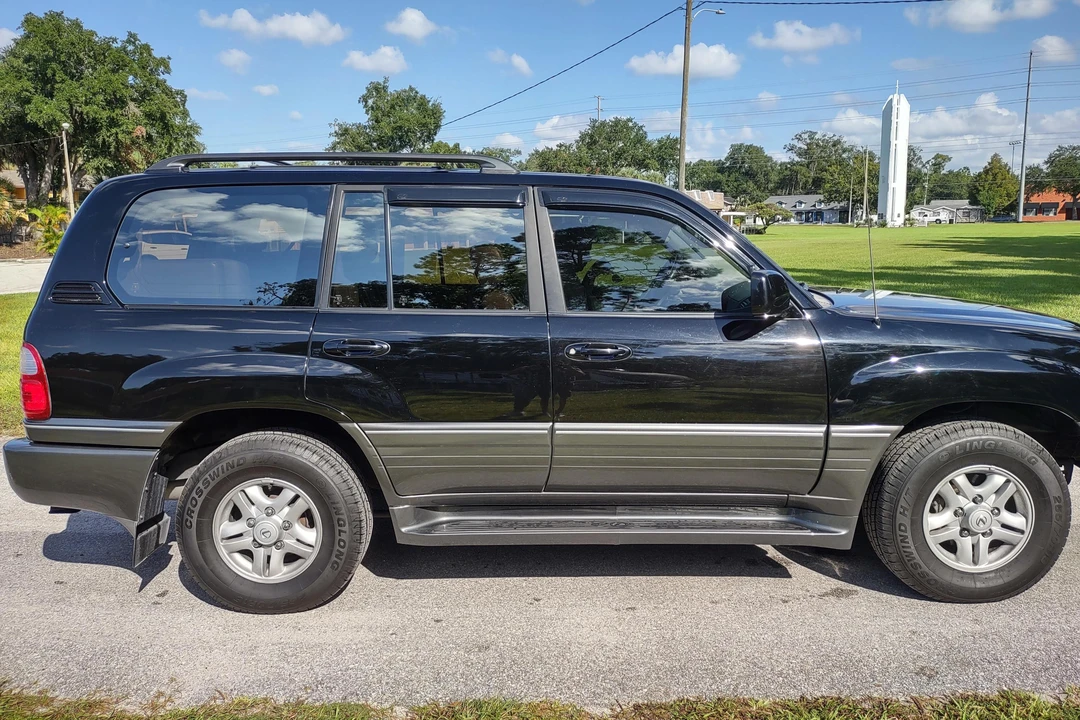 1999 Lexus LX 2nd Gen - Image 12 of 31
