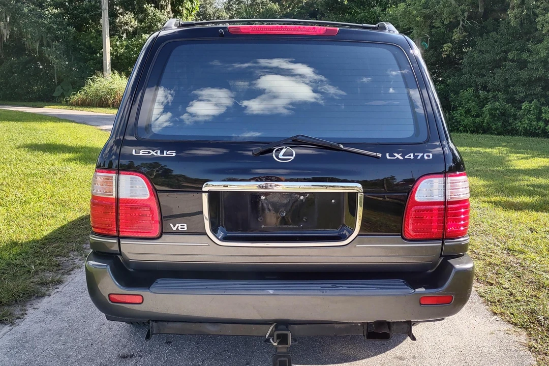 1999 Lexus LX 2nd Gen - Image 5 of 31