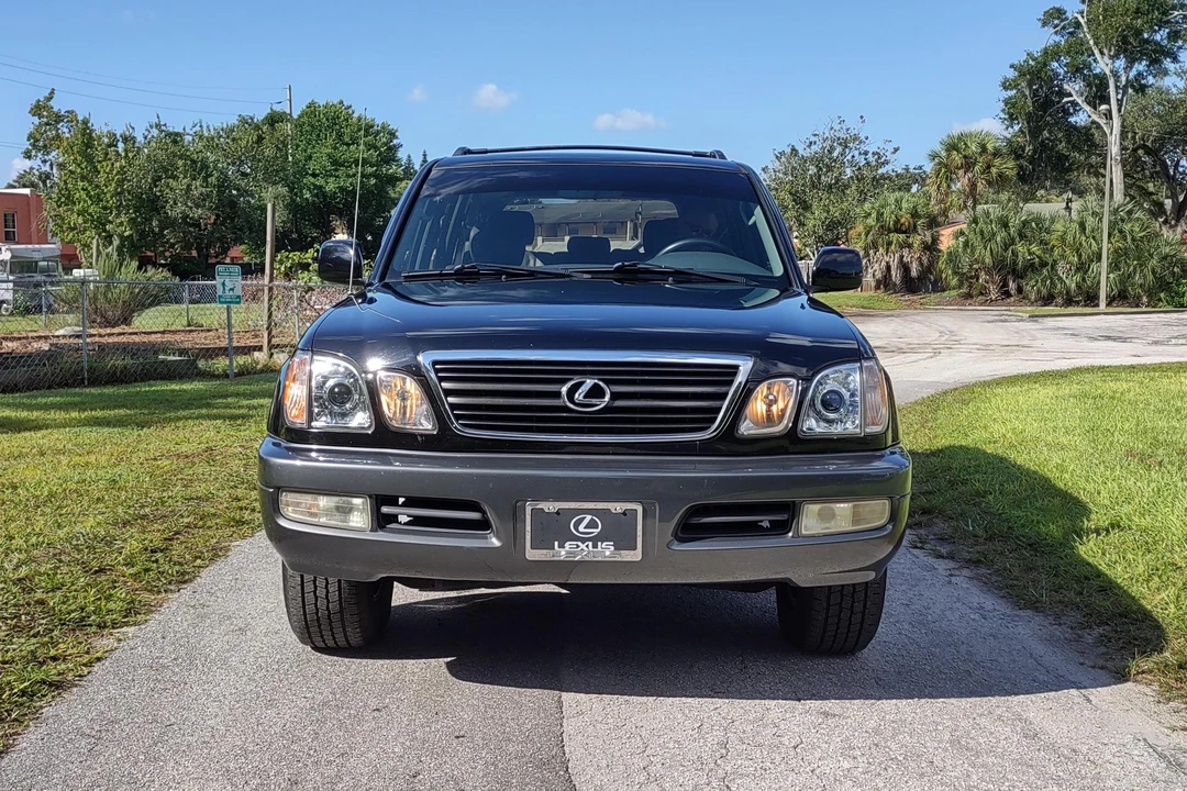 1999 Lexus LX 2nd Gen - Image 6 of 31