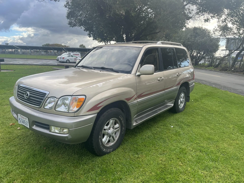 1999 Lexus LX 2nd Gen - Image 8 of 31