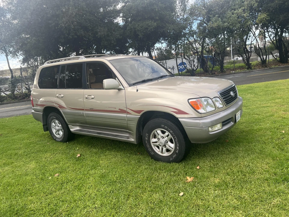 1999 Lexus LX 2nd Gen - Image 21 of 31
