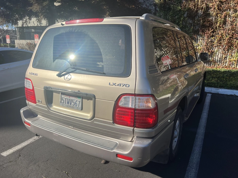 1999 Lexus LX 2nd Gen - Image 17 of 31