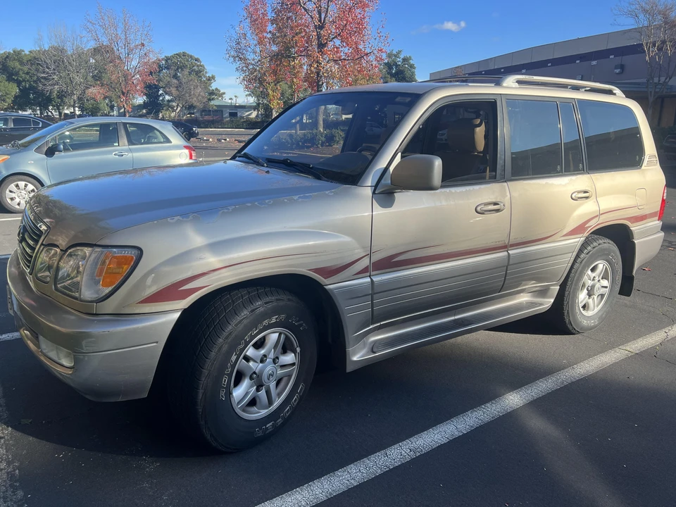 1999 Lexus LX 2nd Gen - Image 10 of 31