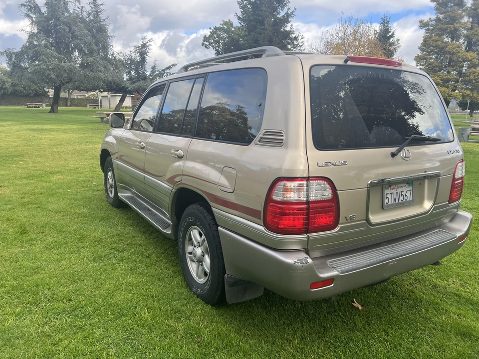 1999 Lexus LX 2nd Gen - Image 14 of 31