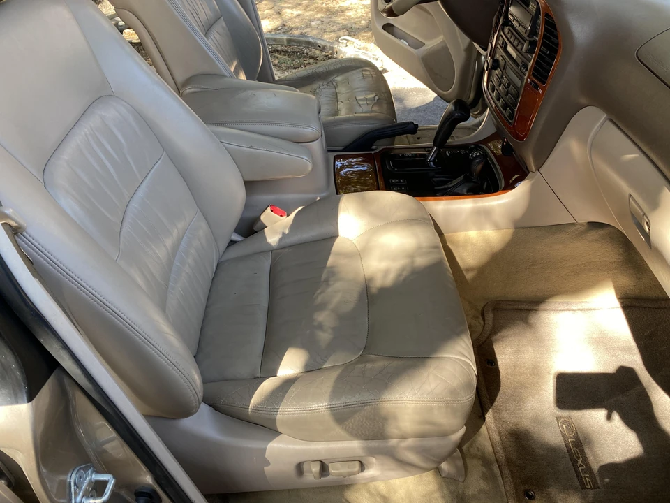 1999 Lexus LX 2nd Gen - Image 24 of 31