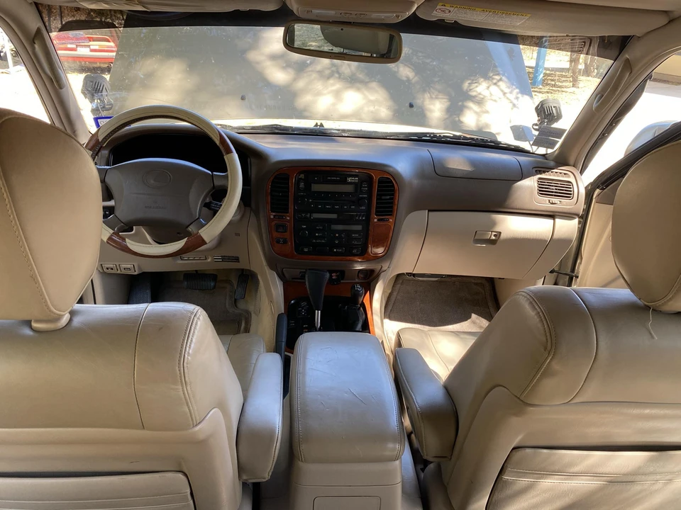 1999 Lexus LX 2nd Gen - Image 26 of 31