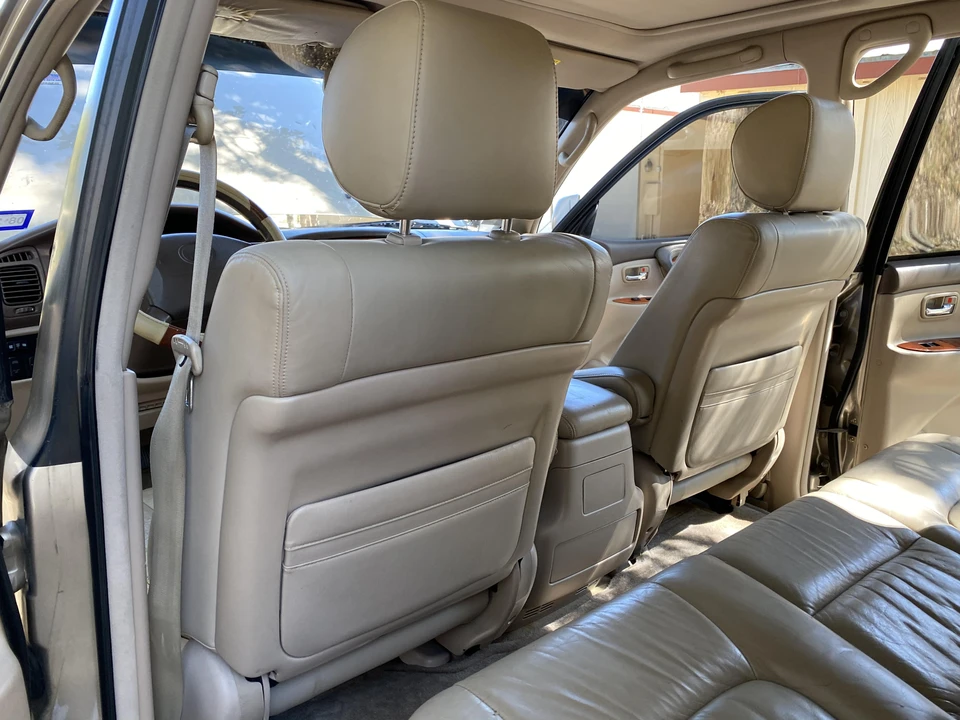 1999 Lexus LX 2nd Gen - Image 22 of 31