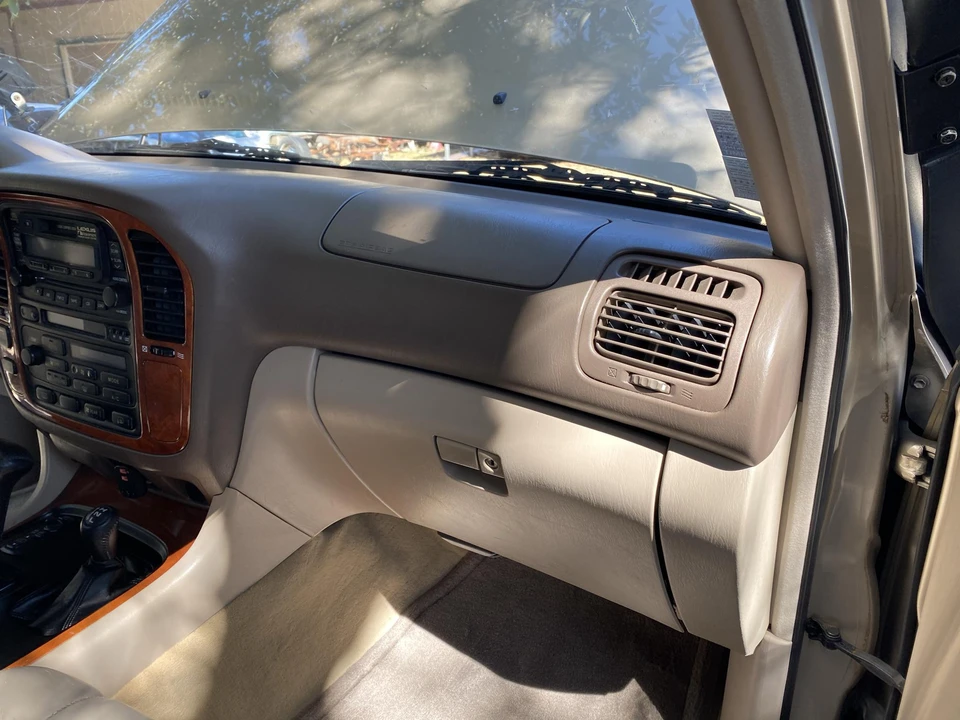 1999 Lexus LX 2nd Gen - Image 30 of 31