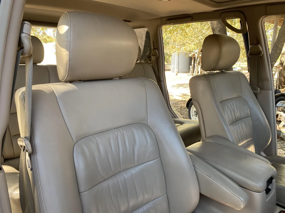 1999 Lexus LX 2nd Gen - Image 20 of 31