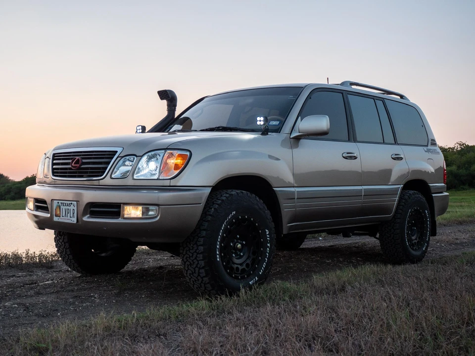 1999 Lexus LX 2nd Gen - Image 3 of 31