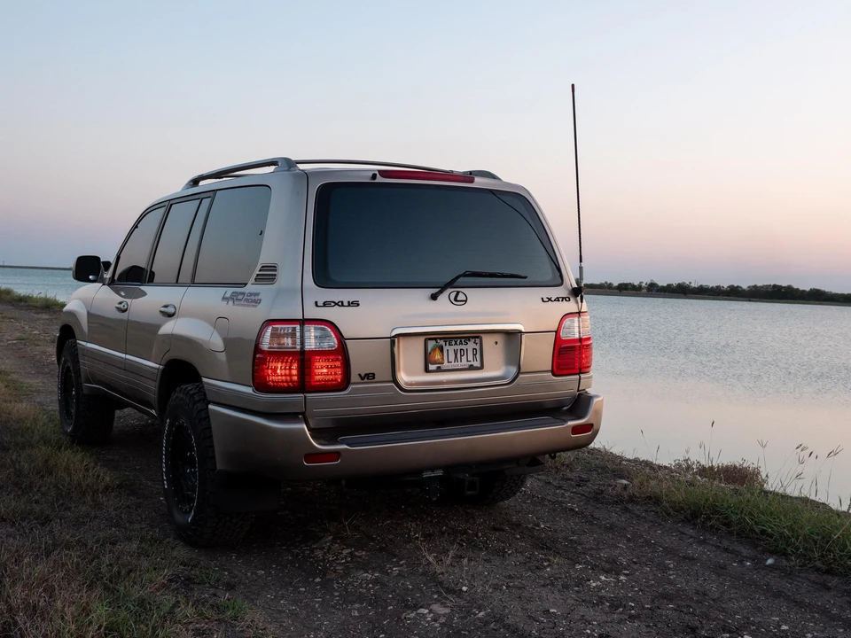 1999 Lexus LX 2nd Gen - Image 4 of 31