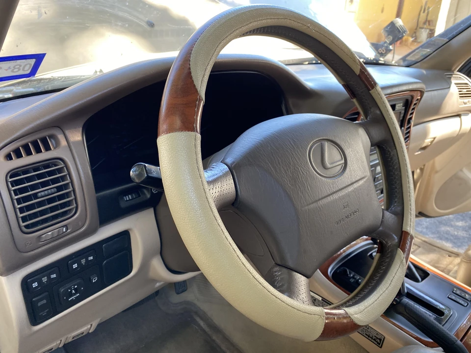 1999 Lexus LX 2nd Gen - Image 18 of 31