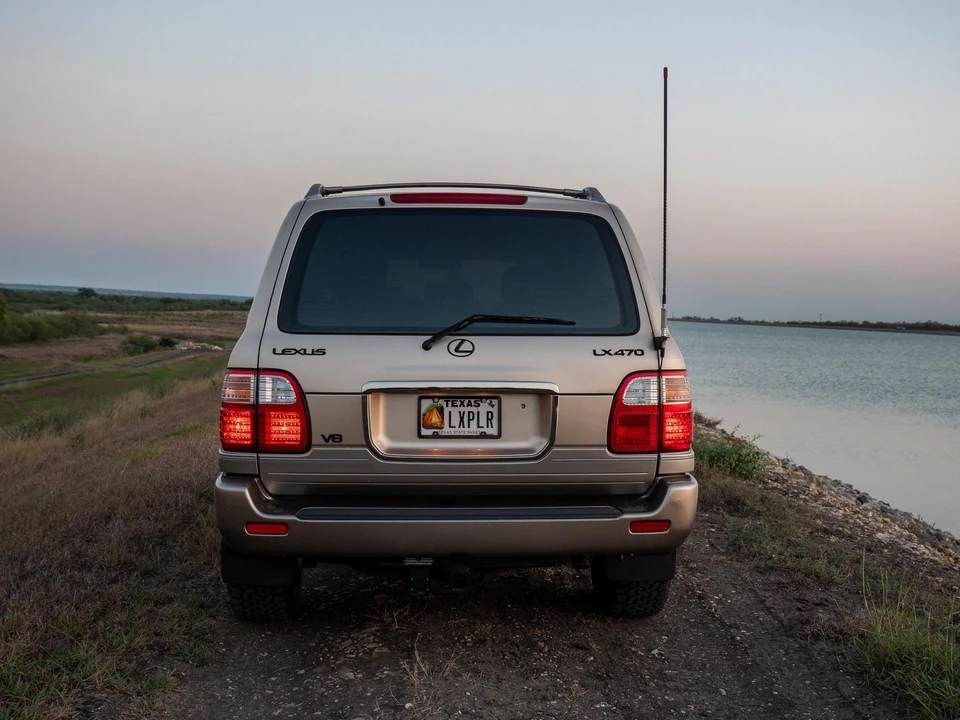 1999 Lexus LX 2nd Gen - Image 5 of 31