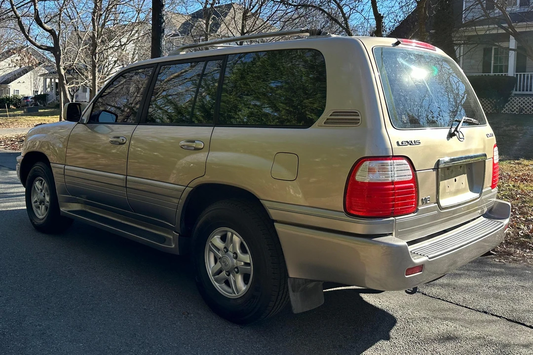 1999 Lexus LX 2nd Gen - Image 12 of 31