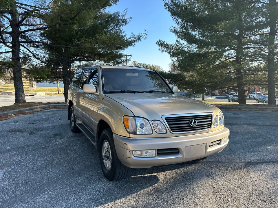1999 Lexus LX 2nd Gen - Image 22 of 31