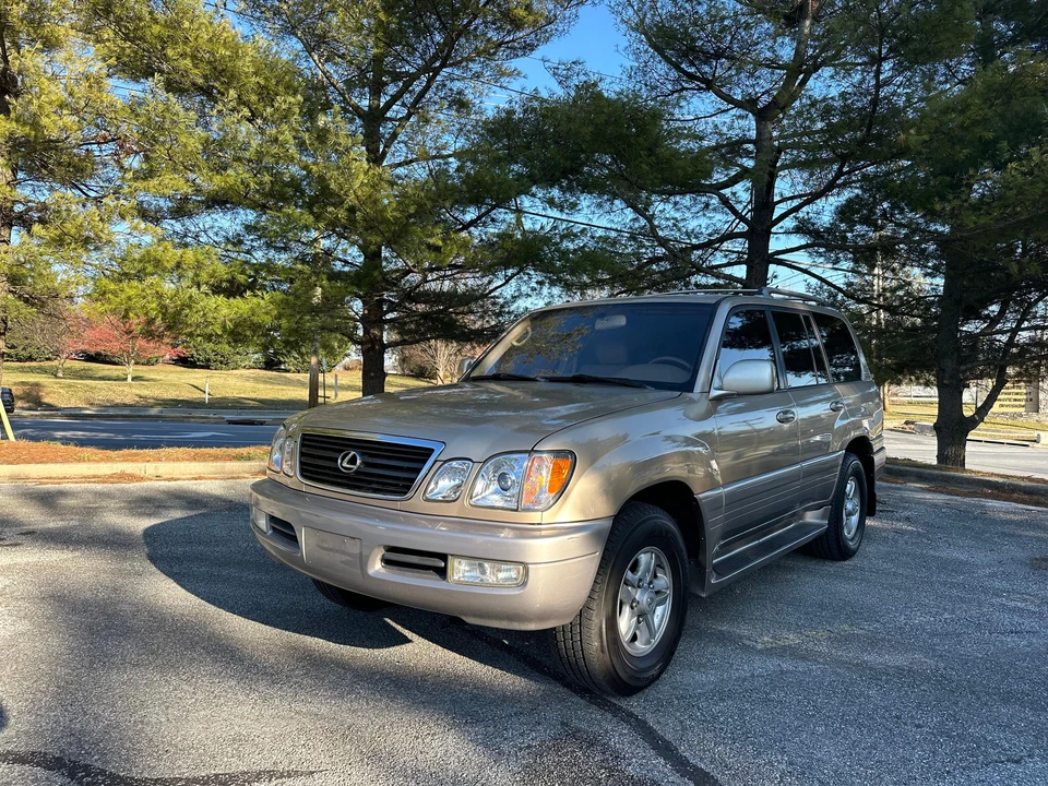 1999 Lexus LX 2nd Gen - Image 9 of 31
