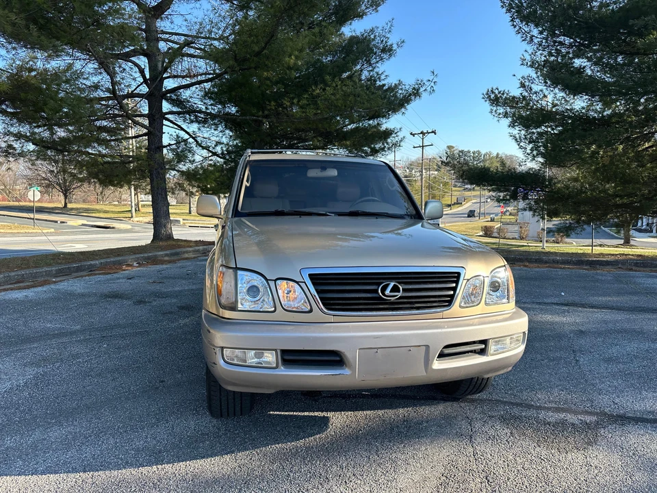 1999 Lexus LX 2nd Gen - Image 23 of 31