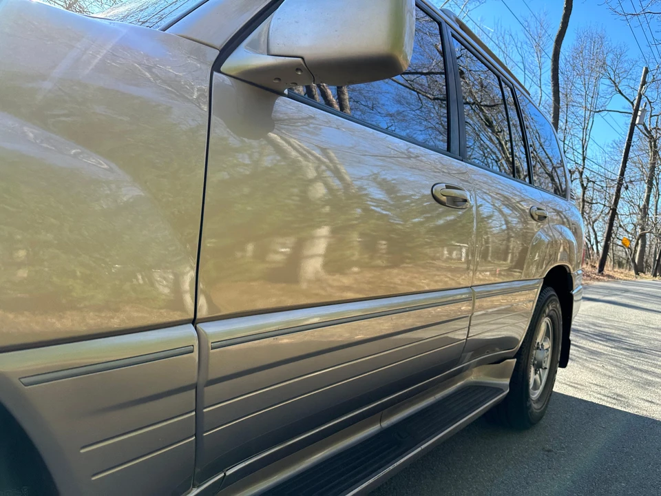 1999 Lexus LX 2nd Gen - Image 28 of 31