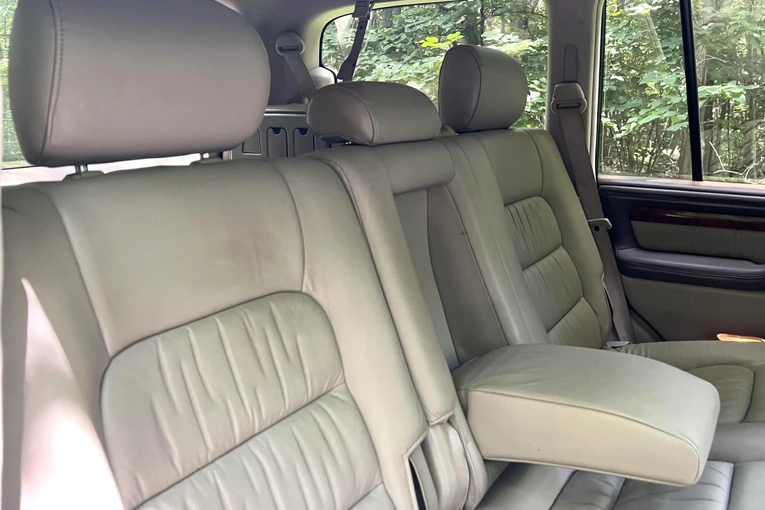 1999 Lexus LX 2nd Gen - Image 24 of 31