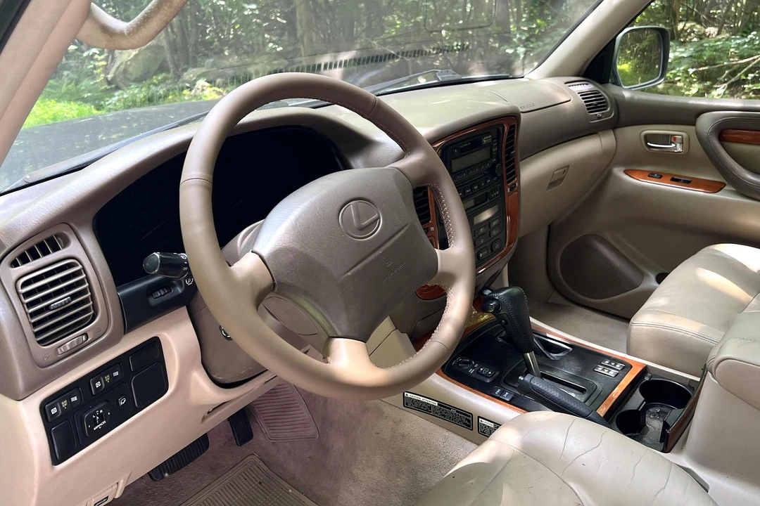 1999 Lexus LX 2nd Gen - Image 22 of 31