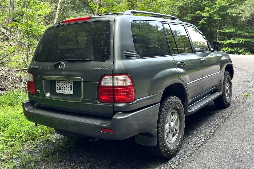1999 Lexus LX 2nd Gen - Image 4 of 31