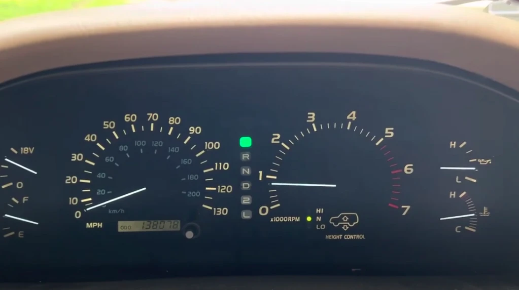 1999 Lexus LX 2nd Gen - Image 25 of 31