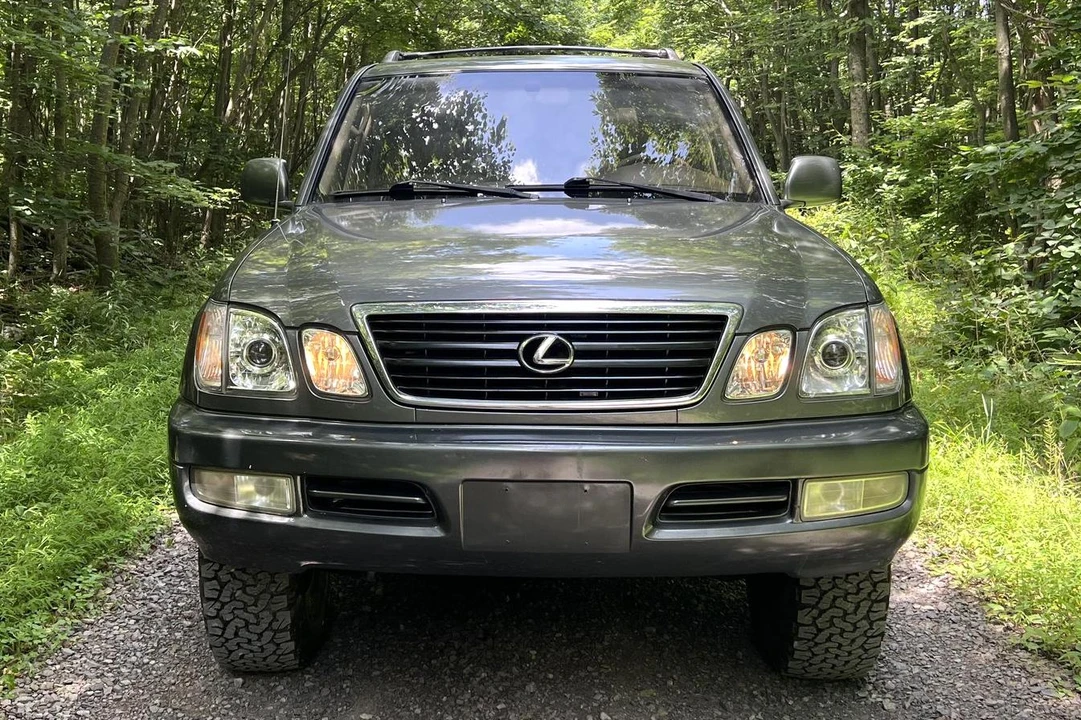 1999 Lexus LX 2nd Gen - Image 2 of 31