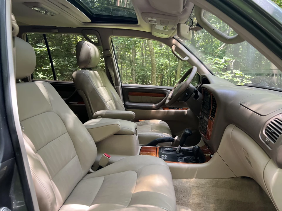 1999 Lexus LX 2nd Gen - Image 27 of 31