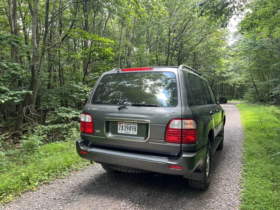 1999 Lexus LX 2nd Gen - Image 12 of 31