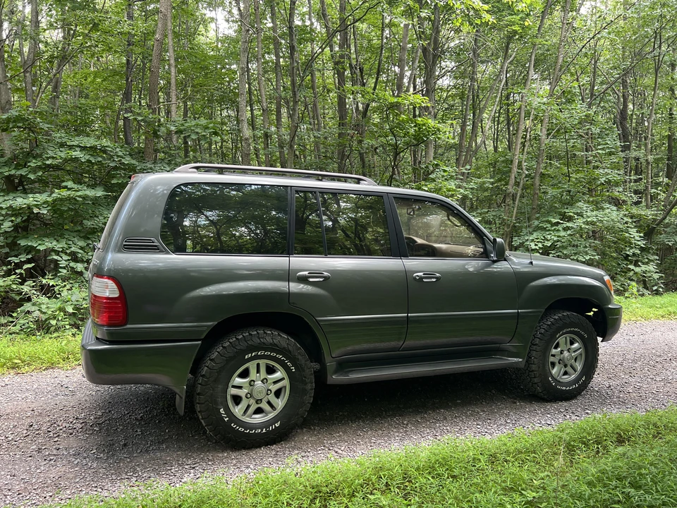 1999 Lexus LX 2nd Gen - Image 14 of 31