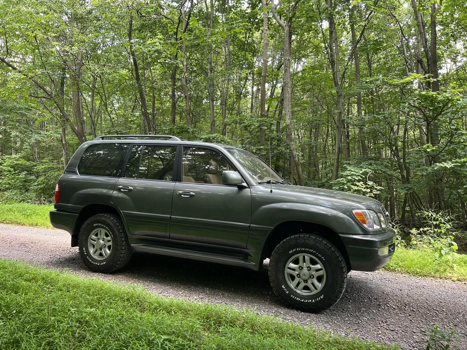 1999 Lexus LX 2nd Gen - Image 16 of 31