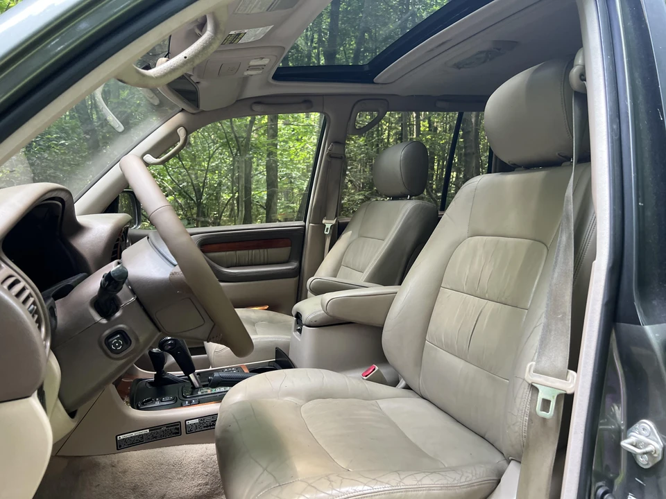 1999 Lexus LX 2nd Gen - Image 26 of 31