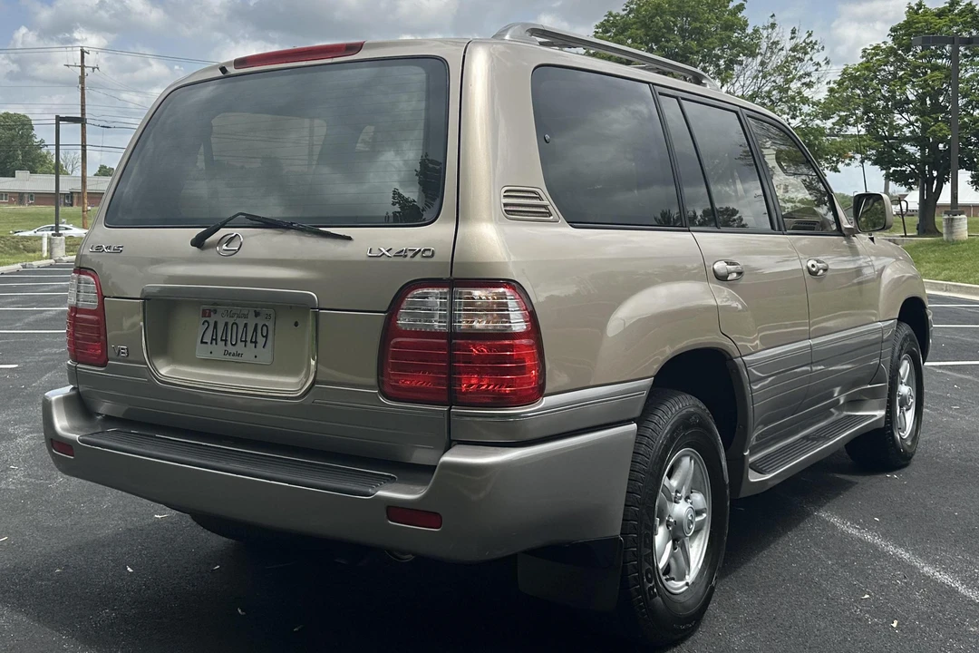 1999 Lexus LX 2nd Gen - Image 4 of 31