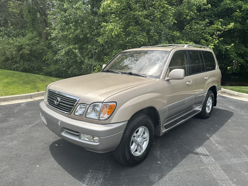 1999 Lexus LX 2nd Gen - Image 9 of 31