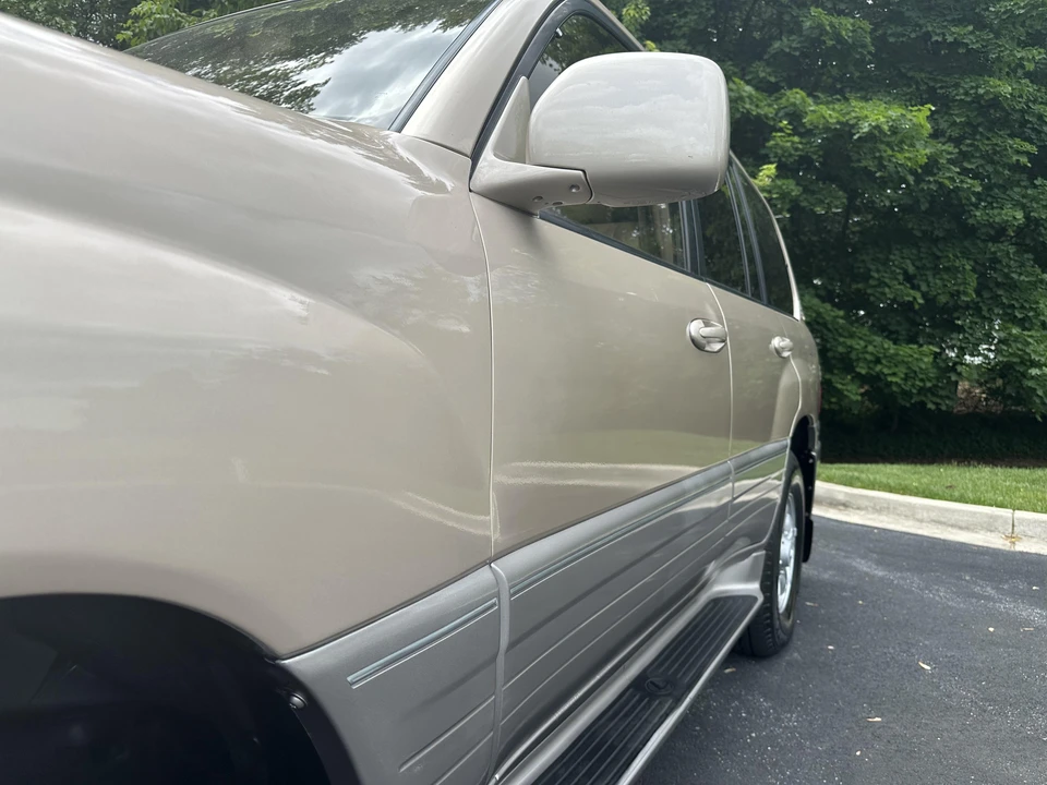 1999 Lexus LX 2nd Gen - Image 24 of 31