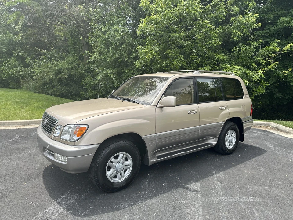 1999 Lexus LX 2nd Gen - Image 11 of 31