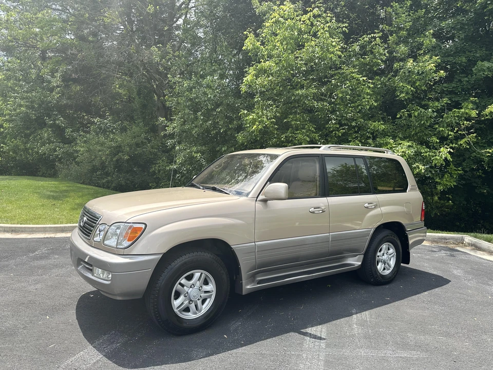 1999 Lexus LX 2nd Gen - Image 12 of 31