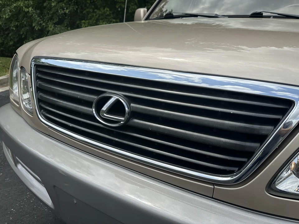 1999 Lexus LX 2nd Gen - Image 21 of 31