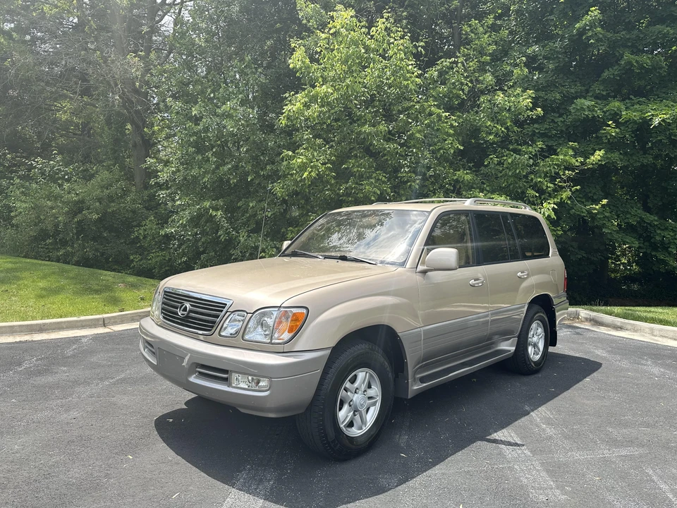 1999 Lexus LX 2nd Gen - Image 10 of 31