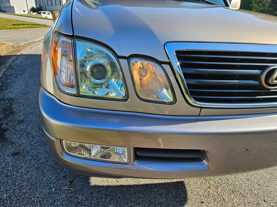 1999 Lexus LX 2nd Gen - Image 13 of 31
