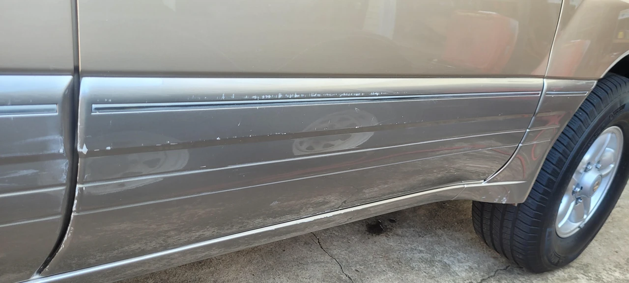 1999 Lexus LX 2nd Gen - Image 28 of 31