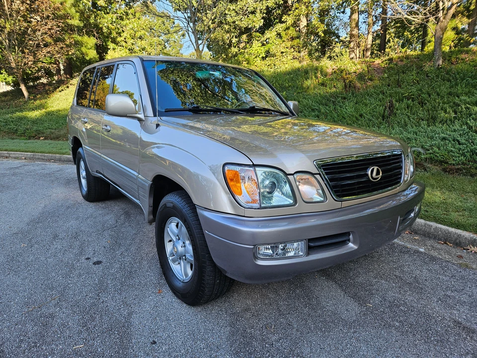 1999 Lexus LX 2nd Gen - Image 12 of 31