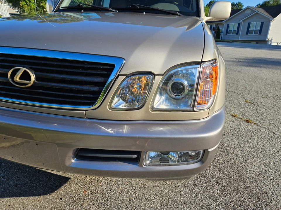 1999 Lexus LX 2nd Gen - Image 15 of 31