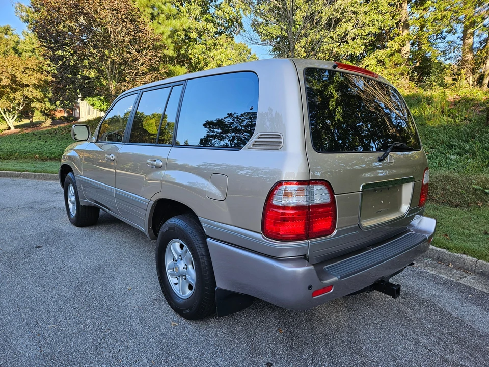 1999 Lexus LX 2nd Gen - Image 10 of 31