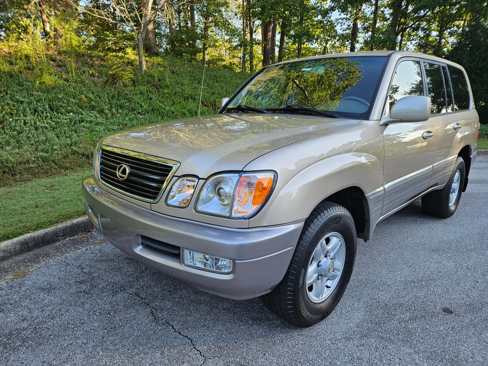 1999 Lexus LX 2nd Gen - Image 8 of 31