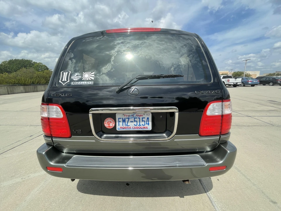 1999 Lexus LX 2nd Gen - Image 14 of 31