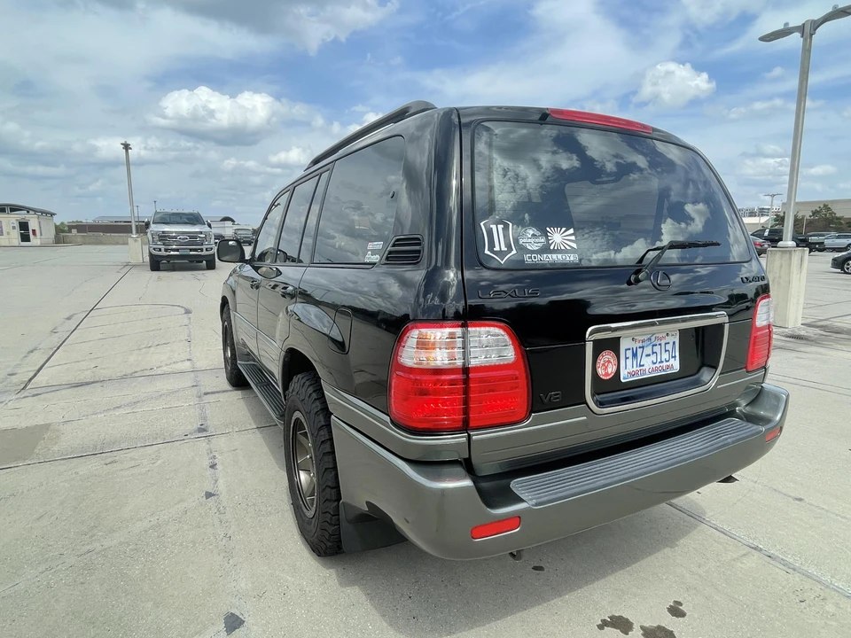 1999 Lexus LX 2nd Gen - Image 12 of 31
