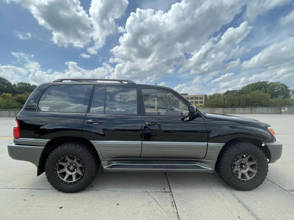 1999 Lexus LX 2nd Gen - Image 20 of 31