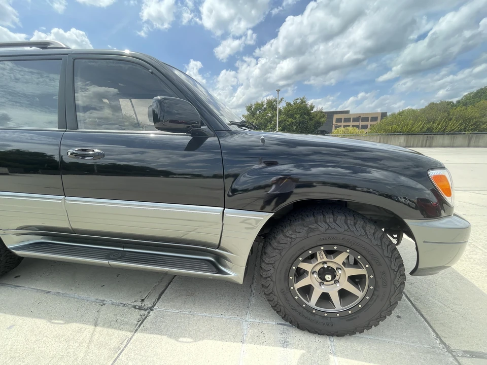 1999 Lexus LX 2nd Gen - Image 24 of 31